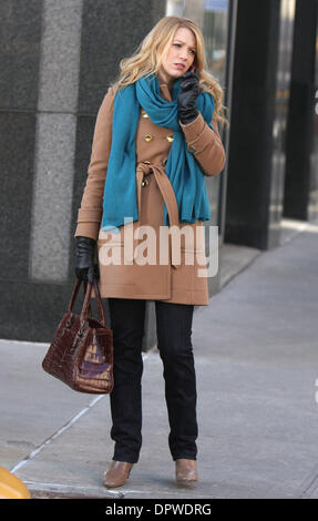 Feb 25, 2009 - New York, NY, STATI UNITI D'AMERICA - Blake Lively sul set di "Gossip Girl' in New York City. (Credito Immagine: © Dan Herrick/ZUMA Press) Foto Stock