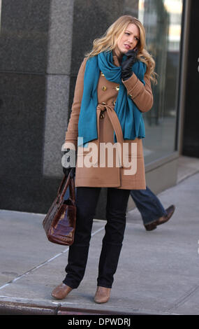 Feb 25, 2009 - New York, NY, STATI UNITI D'AMERICA - Blake Lively sul set di "Gossip Girl' in New York City. (Credito Immagine: © Dan Herrick/ZUMA Press) Foto Stock