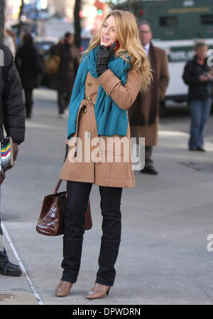 Feb 25, 2009 - New York, NY, STATI UNITI D'AMERICA - Blake Lively sul set di "Gossip Girl' in New York City. (Credito Immagine: © Dan Herrick/ZUMA Press) Foto Stock