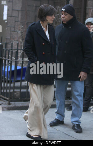 Mar 01, 2009 - New York, NY, STATI UNITI D'AMERICA - katie holmes sul filmset di 'L'uomo extra" in New York City. (Credito Immagine: © Dan Herrick/KPA-ZUMA/ZUMA Press) Foto Stock