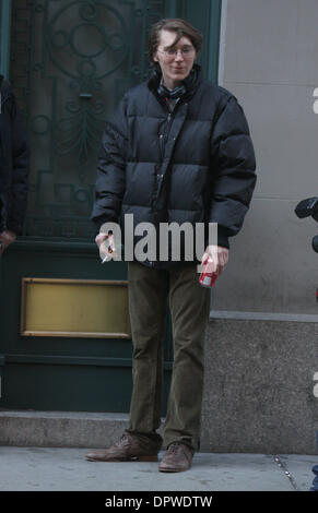 Mar 01, 2009 - New York, NY, STATI UNITI D'AMERICA - Paul Dano sul filmset di 'L'uomo extra" in New York City. (Credito Immagine: © Dan Herrick/KPA-ZUMA/ZUMA Press) Foto Stock