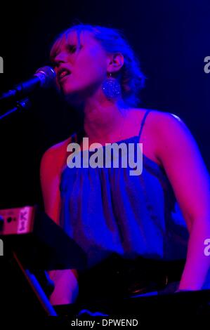 Apr 23, 2009 - Hollywood, California, Stati Uniti d'America - KORI GARDNER di compagni di stato esecuzione presso la Henry Fonda Theatre di Hollywood. (Credito Immagine: Â© Gary Livingston/ZUMA Press) Foto Stock