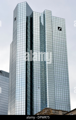 La Deutsche Bank ha sede a Francoforte, Germania Foto Stock