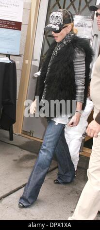Mar 07, 2009 - New York New York, USA - la cantante Madonna esce la Kabbalah Center. (Credito Immagine: Â© Nancy Kaszerman/ZUMA Press) Foto Stock