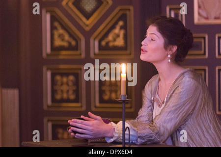 Gemma Arterton nel giocare a 'La duchessa di Malfi" di John Webster. Sam Wanamaker Playhouse, Globe Theatre, Londra Foto Stock