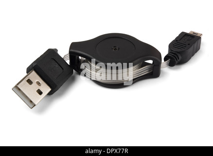 Nero cavo di collegamento USB isolato su bianco Foto Stock