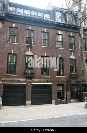 Apr 18, 2009 - New York New York, Stati Uniti d'America - Una vista della Madonna è di nuovo $40 million dollar Townhouse si trova sul lato est superiore a 152 East 81 Street. (Credito Immagine: Â© Nancy Kaszerman/ZUMA Press) Foto Stock