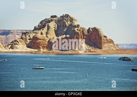 Il Lake Powell serbatoio sul fiume Colorado in Northern Arizona, Stati Uniti. Famosa destinazione di vacanza. Foto Stock