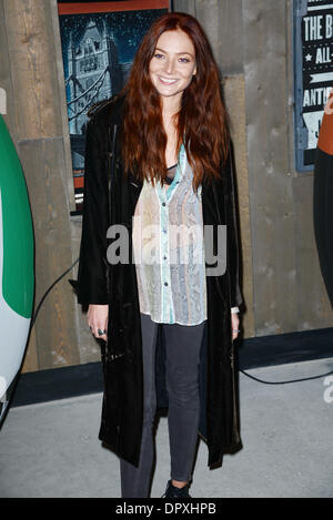 Londra, Regno Unito. 16 gennaio 2014. Clara Paget arriva al Brooklyn Bowl - Launch Party a Brooklyn Bowl, l'O2, Penisola Square a Londra, foto da vedere Li/Alamy Live News Foto Stock