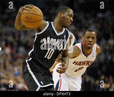 Londra, Regno Unito. 16 gennaio, 2014. Reti di Brooklyn' Guard Tyshawn Taylor [10] in azione durante l'NBA stagione regolare il gioco tra il Atlanta Hawks e le reti di Brooklyn dall'Arena O2. Credito: Azione Sport Plus/Alamy Live News Foto Stock