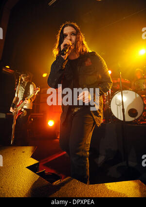 Feb 28, 2009 - Raleigh, North Carolina - cantante BRENT SMITH della band Shinedown suona dal vivo come vi 2009 tour farà tappa al teatro Lincoln si trova nel centro di Raleigh. (Credito Immagine: © Jason Moore/ZUMA Press) Foto Stock