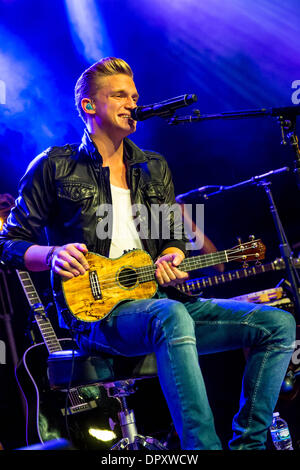 Detroit, Michigan, Stati Uniti d'America. 15 gennaio, 2014. Sensazione Pop CODY SIMPSON eseguendo sul suo sessioni acustiche Tour presso il St Andrews Hall di Detroit, MI 15 gennaio 2014 Credit: Marc Nader/ZUMA filo/ZUMAPRESS.com/Alamy Live News Foto Stock