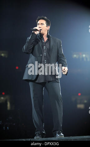 Jan 21, 2009 - Raleigh, North Carolina, Stati Uniti d'America - cantante / GORDIE impressionista BROWN suona dal vivo come il suo 2009 tour fa tappa a una platea gremita presso il RBC Center situato in Raleigh. (Credito Immagine: © Jason Moore/ZUMA Press) Foto Stock