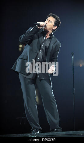 Jan 21, 2009 - Raleigh, North Carolina, Stati Uniti d'America - cantante / GORDIE impressionista BROWN suona dal vivo come il suo 2009 tour fa tappa a una platea gremita presso il RBC Center situato in Raleigh. (Credito Immagine: © Jason Moore/ZUMA Press) Foto Stock