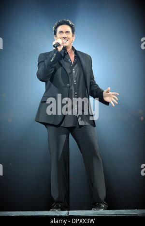 Jan 21, 2009 - Raleigh, North Carolina, Stati Uniti d'America - cantante / GORDIE impressionista BROWN suona dal vivo come il suo 2009 tour fa tappa a una platea gremita presso il RBC Center situato in Raleigh. (Credito Immagine: © Jason Moore/ZUMA Press) Foto Stock