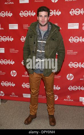 Park City, UT, STATI UNITI D'AMERICA. 16 gennaio, 2014. Austin Stowell presso gli arrivi per il colpo di frusta Premiere al Sundance Film Festival 2014, il Teatro Eccles, Park City, UT 16 gennaio 2014. Credito: James Atoa/Everett raccolta/Alamy Live News Foto Stock