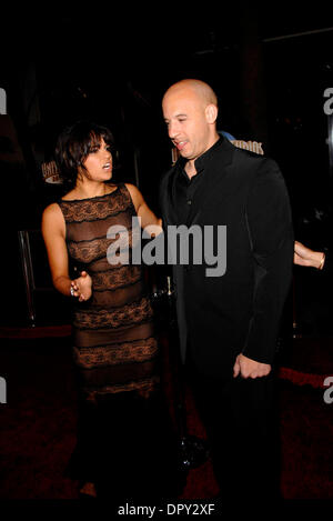 MICHELLE RODRIGUEZ e Vin Diesel durante la premiere del nuovo film da Universal Pictures veloce e furioso, tenutasi al Amphitheatre di Gibson, il 12 marzo 2009 a Los Angeles..foto: Michael Germana-Globe foto, Inc. Â© 2009.K61590MGE (credito Immagine: © Michael Germana Globo/foto/ZUMAPRESS.com) Foto Stock