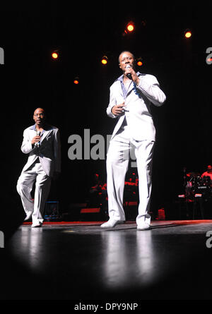 Novembre 28, 2008 - CITTÀ UNIVERSALE, California, Stati Uniti d'America - Musicisti le quattro cime esibirsi in concerto al Amphitheatre di Gibson. (Credito Immagine: © Scott Mitchell/ZUMA Press) Foto Stock