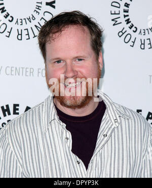 Apr 15, 2009 - Hollywood, California, Stati Uniti d'America - Produttore Joss Whedon arrivando a Paley Fest 2009 - 'Dollhouse" tenutasi presso il Cinema Arclight. (Credito Immagine: © Lisa O'Connor/ZUMA Press) Foto Stock