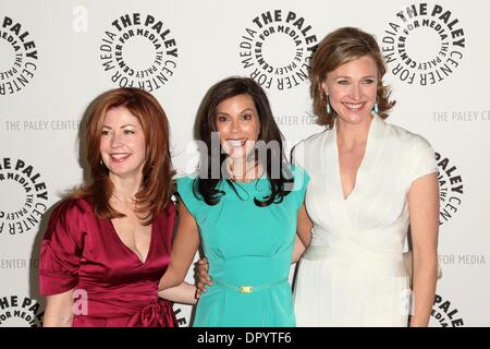 Apr 18, 2009 - Hollywood, California, Stati Uniti d'America - membri del cast DANA DELANY, Teri Hatcher & Brenda forte arrivando alla XXVI edizione William S. Paley Television Festival - 'Desperate casalinghe" tenutasi presso il Cinema Arclight. (Credito Immagine: Â© Lisa O'Connor/ZUMA Press) Foto Stock
