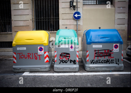 Turista vi sono i benvenuti scritto il turista vai a casa a Barcellona, Spagna. Foto Stock