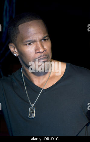 Apr 22, 2009 - Philadelphia, Pennsylvania, Stati Uniti d'America - vincitore di un Oscar Jamie Foxx lungo con stazione radio Power 99 mattina host, il Big Boy, ha ospitato un evento esclusivo per la stazione di ascoltatori in peluche Club di Philadelphia. Dopo essere stato intervistato per lo show del mattino, Jamie Foxx ha dato un mini live concerto per l'invito solo il pubblico. (Credito Immagine: © Ricky Fitchett/ZUMA Press) Foto Stock