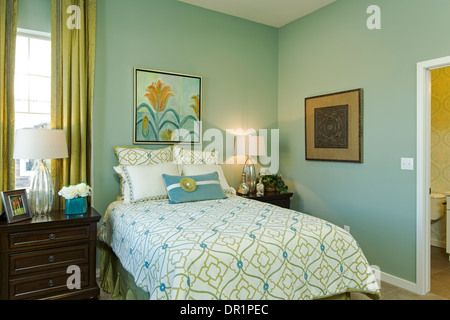 Camera da letto, case di villaggio casa modello, Arvada, Colorado, STATI UNITI D'AMERICA Foto Stock