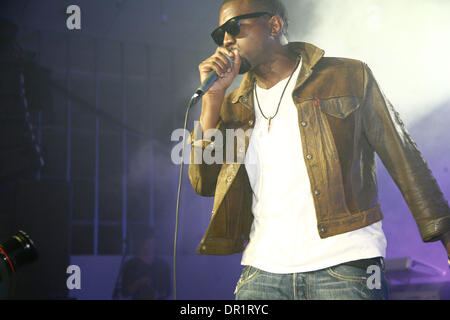 Mar 21, 2009 - Austin, Texas, Stati Uniti d'America - Kanye West esegue a Perez Hilton è una notte in Austin presso il giorno 4 del 2009 SXSW Musica e Media Festival. (Credito Immagine: © Rahav Segev/ZUMA Press) Foto Stock