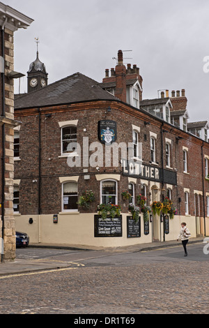 Esterno del Lowther, costruiti in mattoni, un pub tradizionale, ristorante & Guesthouse in riverside posizione nel centro città - York, North Yorkshire, Inghilterra, Regno Unito. Foto Stock