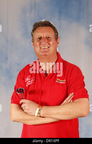 Eric bristow veterano campione del mondo di freccette player Foto Stock