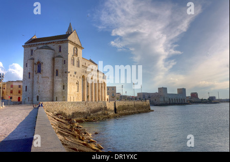 L'Italia, Puglia, Trani, San Nicola Pellegrino cattedrale Foto Stock