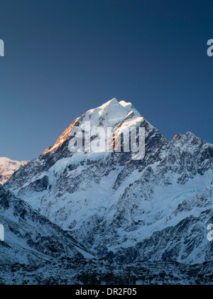 Aoraki/Mt. Cuocere al tramonto; prese dal punto di Kea; Aoraki/Mt. Cuocere il Parco Nazionale di South Island, in Nuova Zelanda Foto Stock