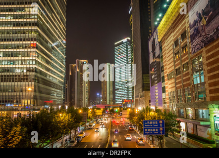 Vista notturna di Shanghai Pudong New Area, Shanghai, Cina Foto Stock