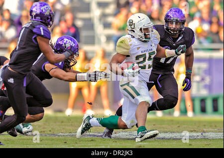 Ft. Vale la pena, TX, Stati Uniti d'America. 30 Novembre, 2013. Baylor Bears' running back Lache Seastrunk (25) in azione contro la TCU cornuto rane durante un NCAA Football gioco a Amon G. Carter Stadium di Ft. Vale la pena, Texas, Sabato 30 Novembre, 2013. © csm/Alamy Live News Foto Stock