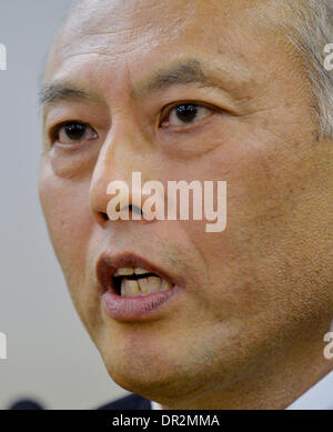 Tokyo, Giappone. Xiv gen, 2014. Yoichi Masuzoe, il Giappone l'ex ministro della salute, del lavoro e del Welfare, annuncia che verrà eseguito nel febbraio 9 Tokyo gubernatorial elezioni durante una conferenza stampa presso il Tokyo City Hall il lunedì, 14 gennaio 2013. Proprio come Masuzoe ha annunciato la sua decisione, ex Primo Ministro Morihito Hosokawa ha anche reso pubblico che egli potrebbe partecipare alla gara. © Natsuki Sakai/AFLO/Alamy Live News Foto Stock