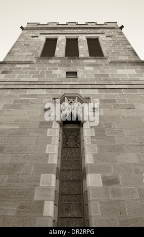 San Marco Chiesa anglicana cnr Grafton e Albion strade, Warwick in seppia Foto Stock