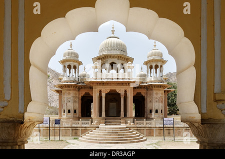 Il royal forni crematori di Gatore Ki Chhatriyan vicino a Jaipur, Rajasthan, India Foto Stock