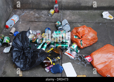 Cucciolata di sinistra sul ciglio della strada, bagno Somerset REGNO UNITO Foto Stock