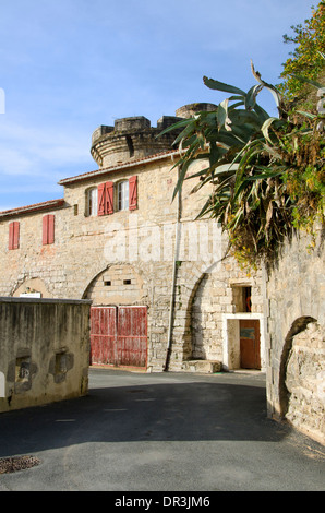 Dentro le mura della fortezza di Socoa nel piccolo villaggio di Socoa, baia di St Jean de Luz, Francia. Foto Stock