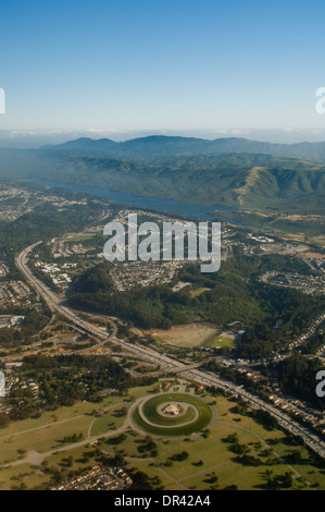 Antenna su San Francisco Peninsula e il San Andreas terremoto anomalia, vicino a Daly City, California Foto Stock