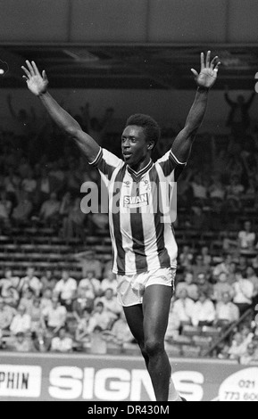 Garry Thompson punteggi obiettivo per West Bromwich Albion Aston Villa v West Bromwich Albion 27/8/83 Foto Stock