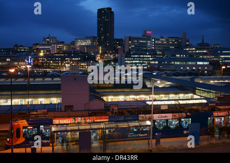 UK,South Yorkshire,Sheffield City Centre di notte Foto Stock