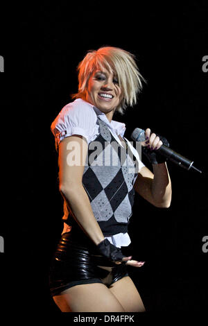 Dic 14, 2008 - Camden, New Jersey, Stati Uniti d'America - KIMBERLY WYATT di The Pussycat Dolls esegue davanti a un sold out folla al Susquehanna Bank Center di Camden. (Credito Immagine: © Chaz Niell Southcreek/EMI/ZUMA Press) Foto Stock