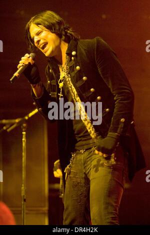 Mar 12, 2009 - Toronto, Ontario, Canada - AUSTIN WINKLER, cantante di ostacolare suona dal vivo con la band presso l'Accademia del suono al Canadian Music Week di Toronto. (Credito Immagine: © Steve Dormer Southcreek/EMI/ZUMA Press) Foto Stock