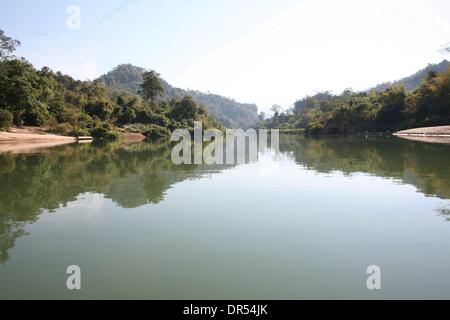Frontiera (fiume) tra Myanmar e Thailandia Foto Stock