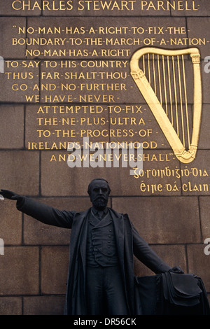 Il monumento di Parnell Irish leader nazionalista Charles Stewart Parnell, O'Connell Street, Dublin. Foto Stock