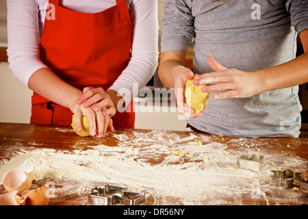 Ai bambini di biscotti di Natale, Monaco di Baviera, Germania Foto Stock