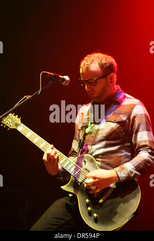 Jan 27, 2009 - San Jose, California, Stati Uniti d'America - chitarrista MIKEY DEMUS esegue come la banda Skindred suona dal vivo. (Credito Immagine: © Tracy Van Monastero/ZUMA Press) Foto Stock