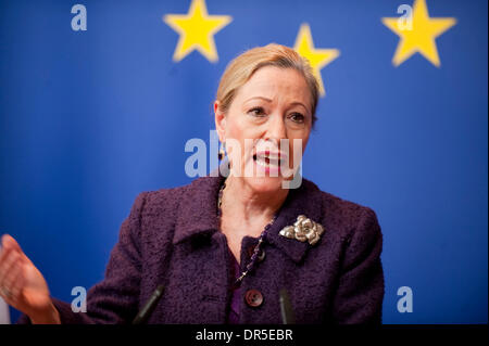 Mar 06, 2009 - Bruxelles, Belgio - il Commissario europeo per le relazioni esterne austriaco Benita Ferrero Waldner parla nel corso di una conferenza stampa durante il Segretario di Stato americano in visita al Consiglio europeo (CE) all Unione Europea quartier generale. (Credito Immagine: © Wiktor Dabkowski/ZUMA Press) Foto Stock