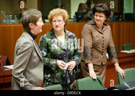 Mar 09, 2009 - Bruxelles, Belgio - lettone ministro del lavoro IVETA PURNE (C) all'inizio dell'UE (Unione Europea) Consiglio affari sociali riuniti in sede europea. (Credito Immagine: © Wiktor Dabkowski/ZUMA Press) Foto Stock